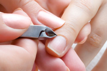 ما هي حلمة قص اظافره Cuticles And Nails Separating 1