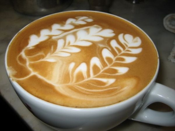 فن اللاتيه: فن الرسم علي القهوة باستعمال الكريمة و حديثا فن الطباعة علي و جة القهوة باستعمال الكمبيوتر (صور + فيديو)